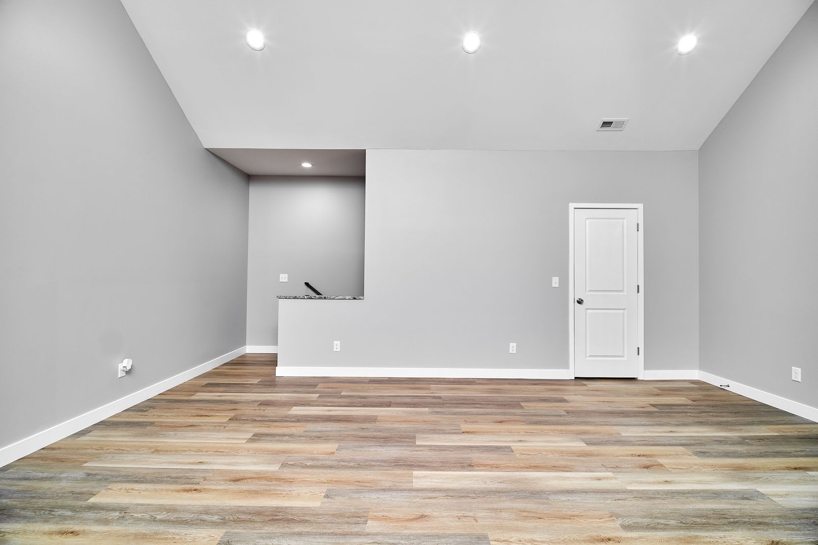 3BD/2BA brand new condo in Irvington! – photo 5