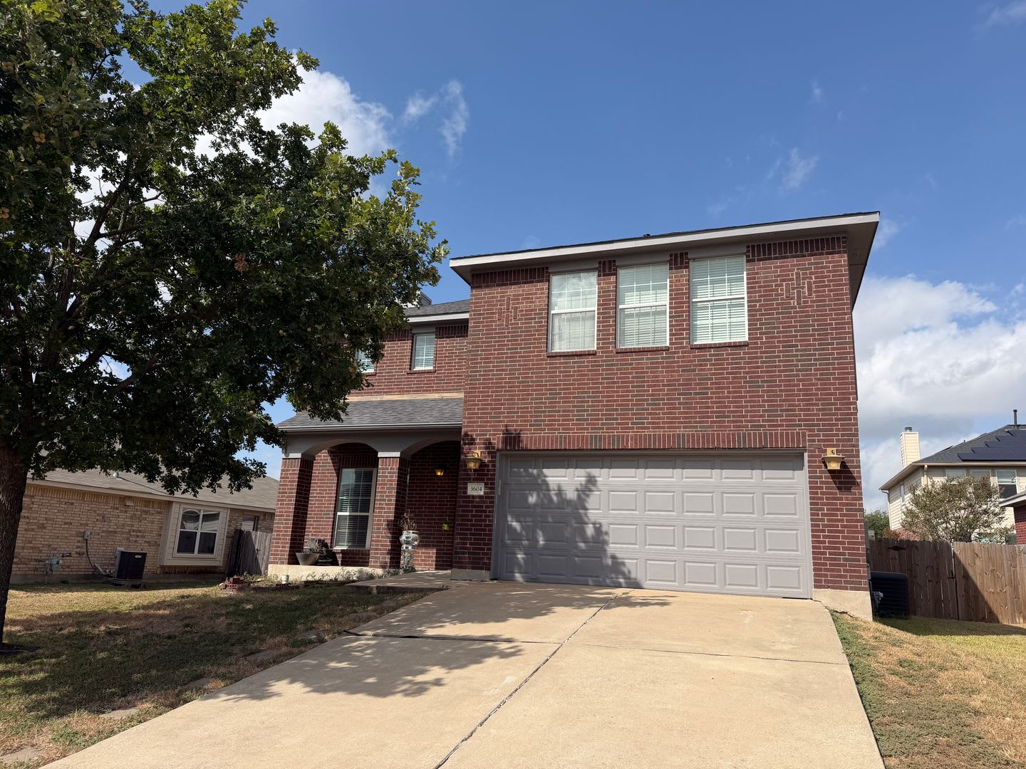 Big 4 Bedroom Home In Round Rock – photo 1