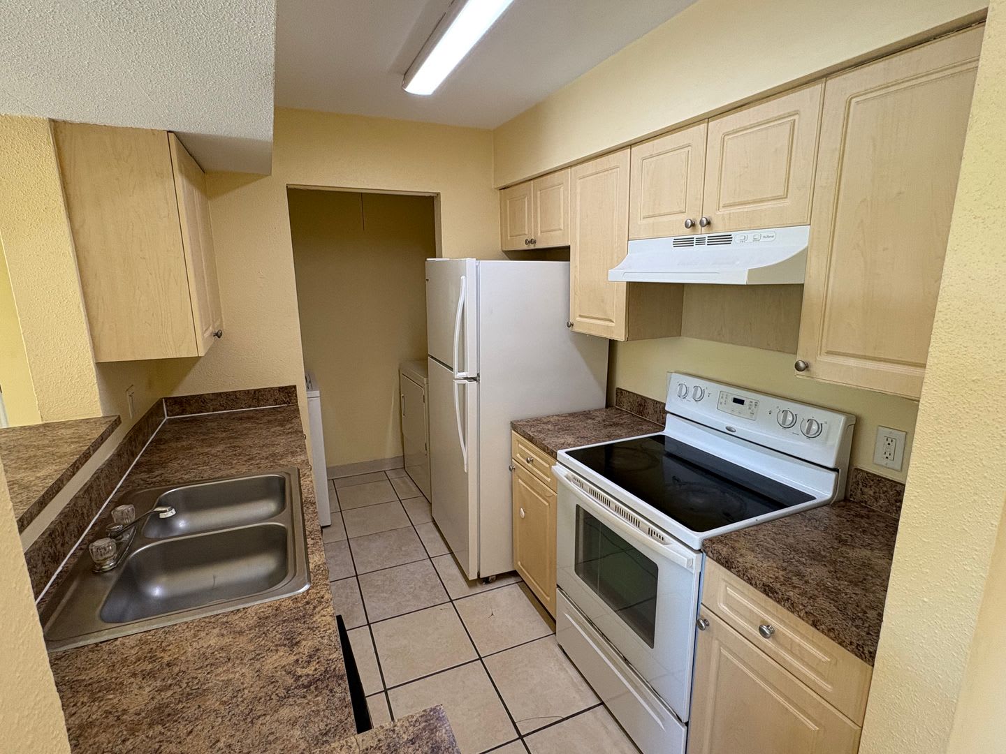 AVAILABLE NOW 1/1 Condo for Rent in Fort Myers – photo 2