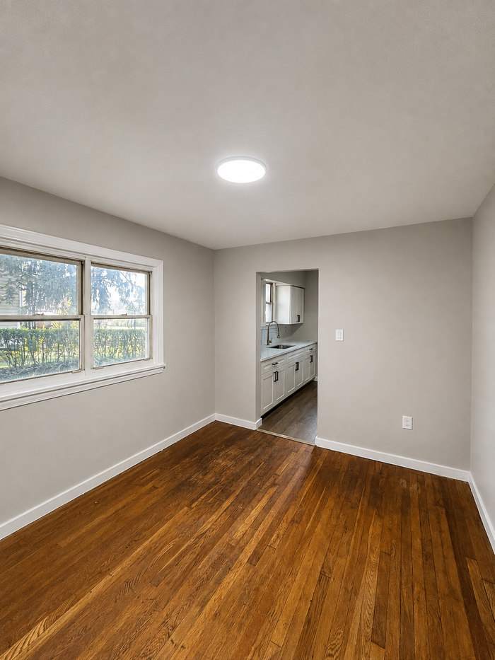 820 Center Avenue – photo 5