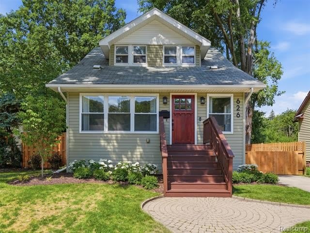 626 Kayser Avenue – photo 1