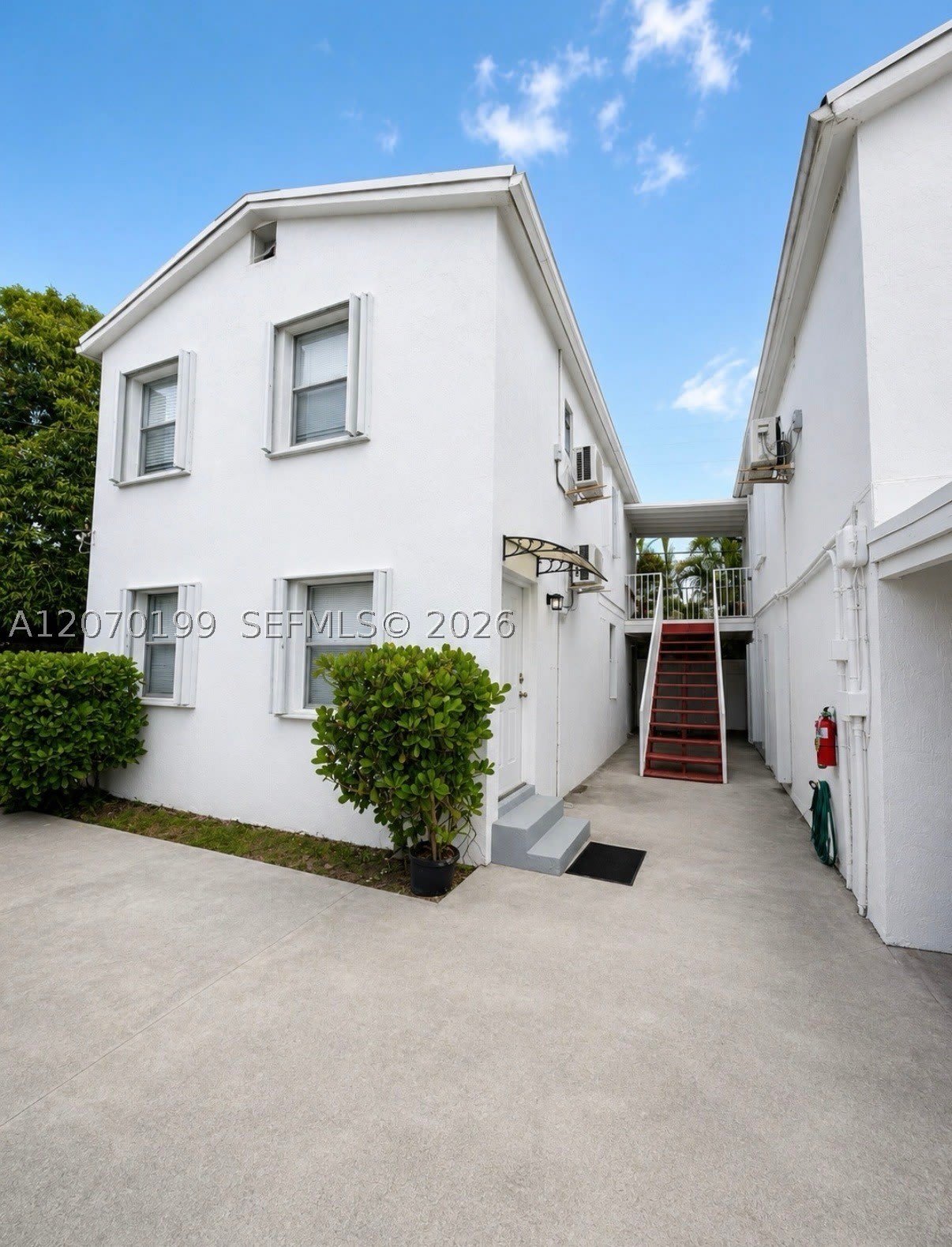 127 NW 47th Ter – photo 1