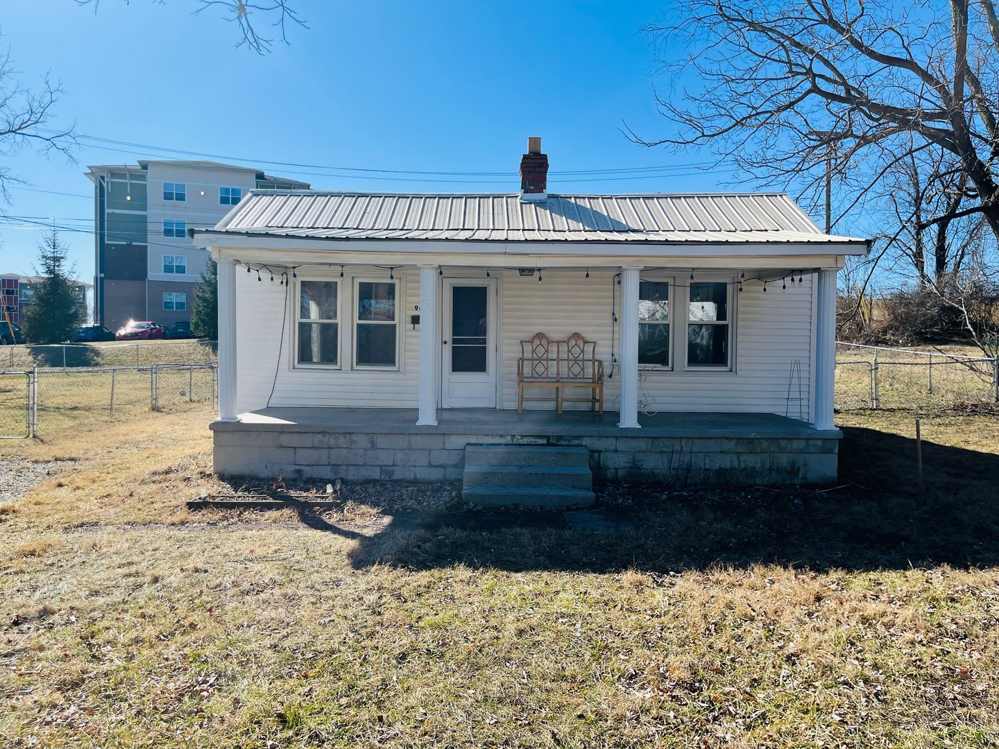 2 Bedroom, 1 Bath House – photo 1