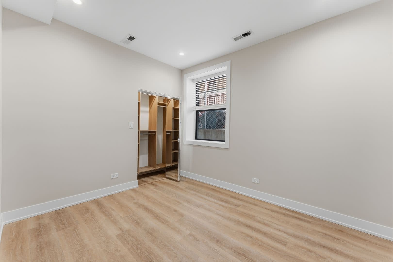 7518 N Eastlake Terrace – photo 5