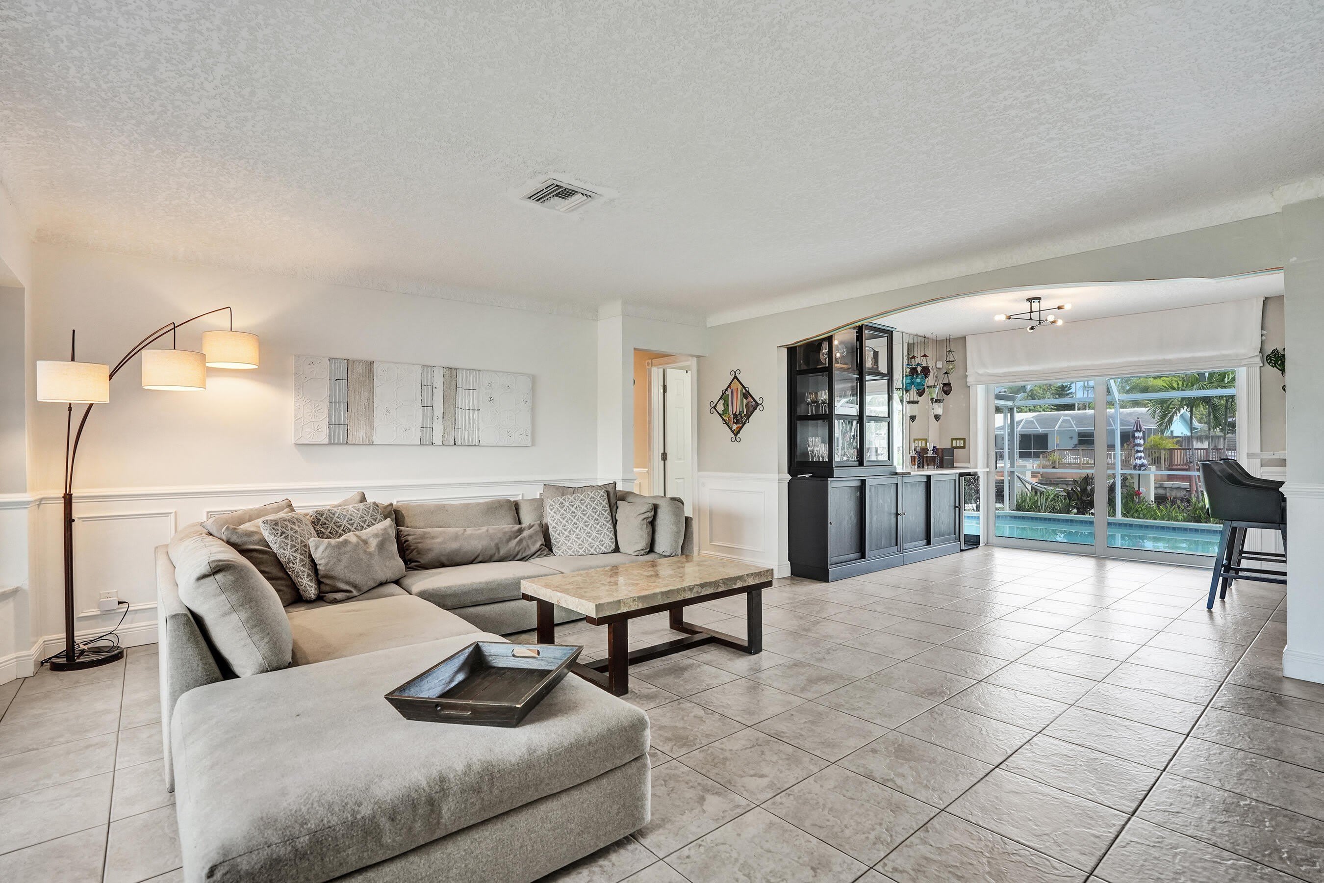 1430 Ne 57Th Street – photo 3