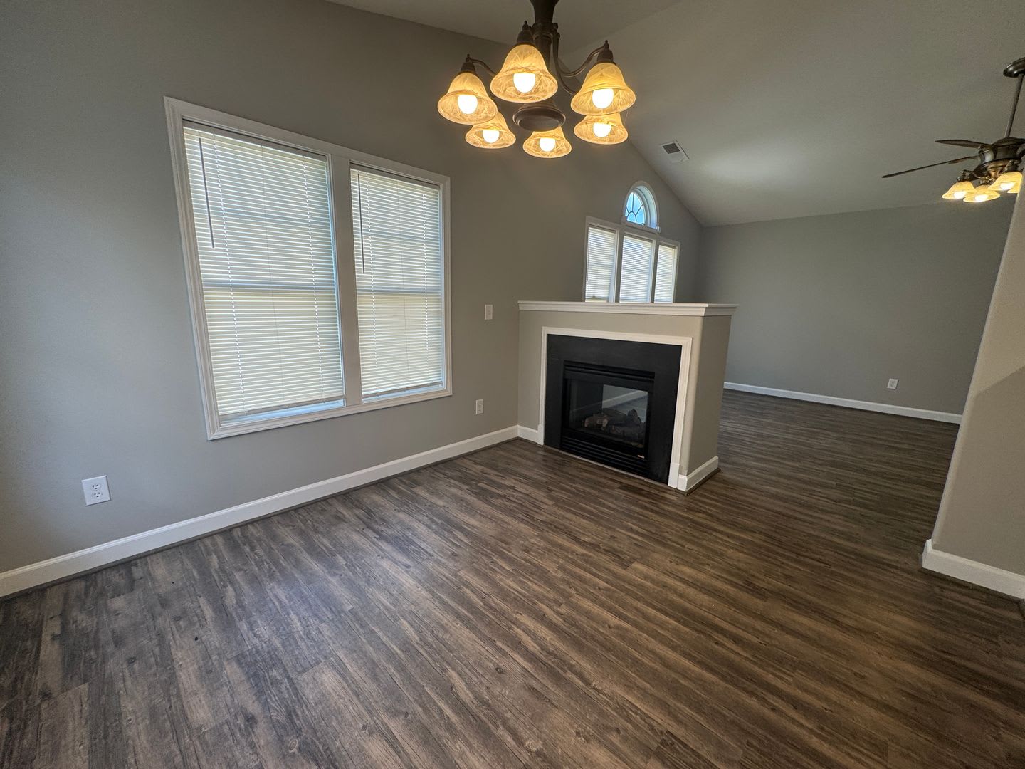 MOVE-IN READY! – photo 3
