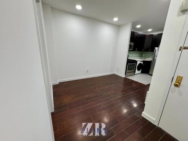 568 Baltic Street – photo 4