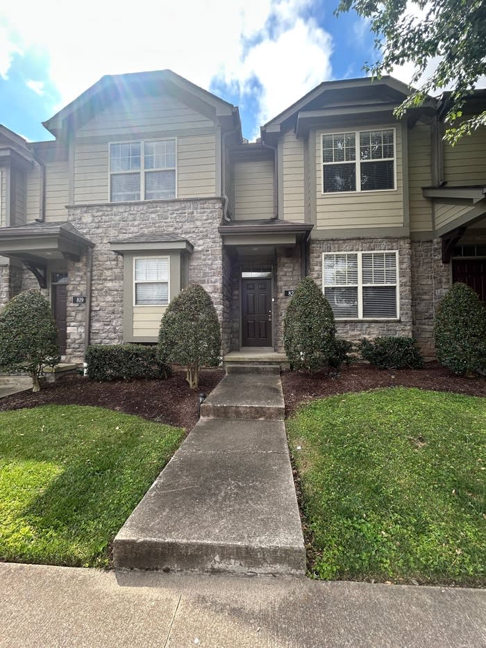 821 South Douglas Avenue – photo 1