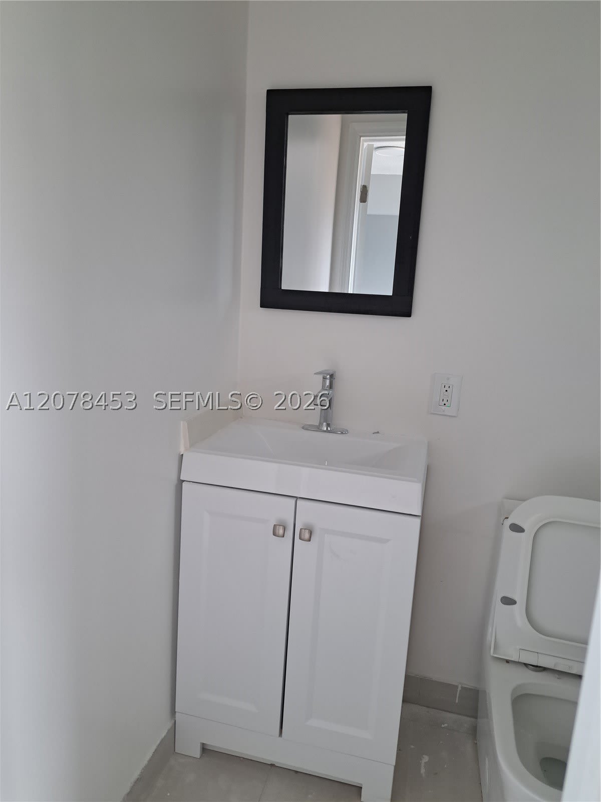 2421 SW 93rd Ct – photo 3