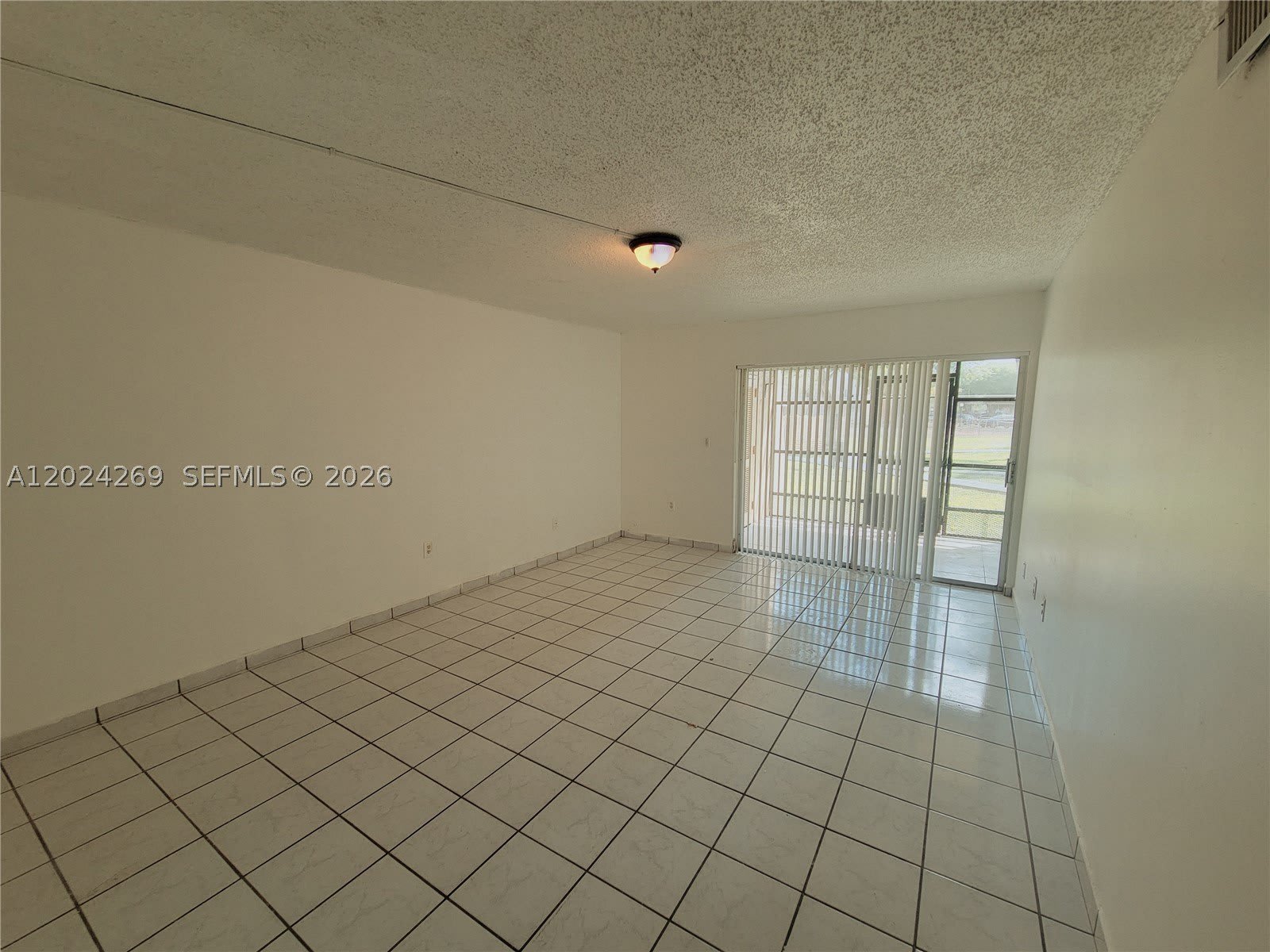 13701 Kendale Lakes Cir – photo 4