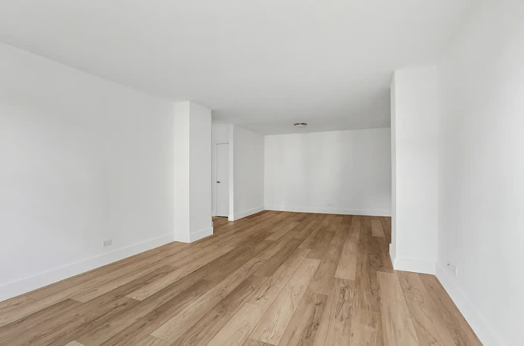 325 W 57th St – photo 5