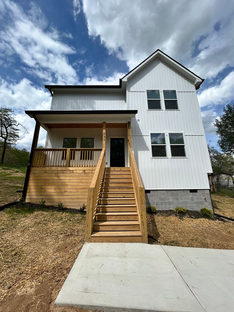 1/2 OFF 1ST FULL MONTHS RENT! BRAND NEW Charming 3 Beds, 2.5 Baths in Hixson! – photo 3