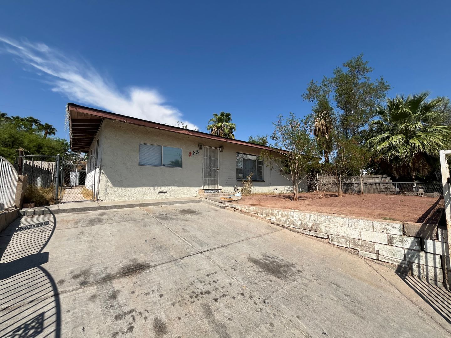 No Hoa! Single Story House with 4 Bedrooms 2 Bathrooms! – photo 1