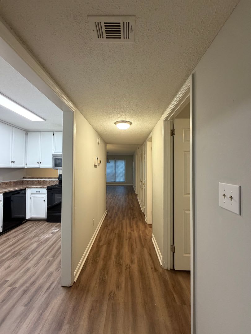 New Listing! 404 Eastdale Rd S Apt B Montgomery, AL 36117 – photo 3