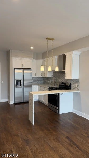 587 River St – photo 2