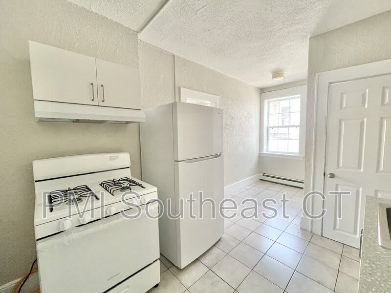 92 Truman St – photo 4