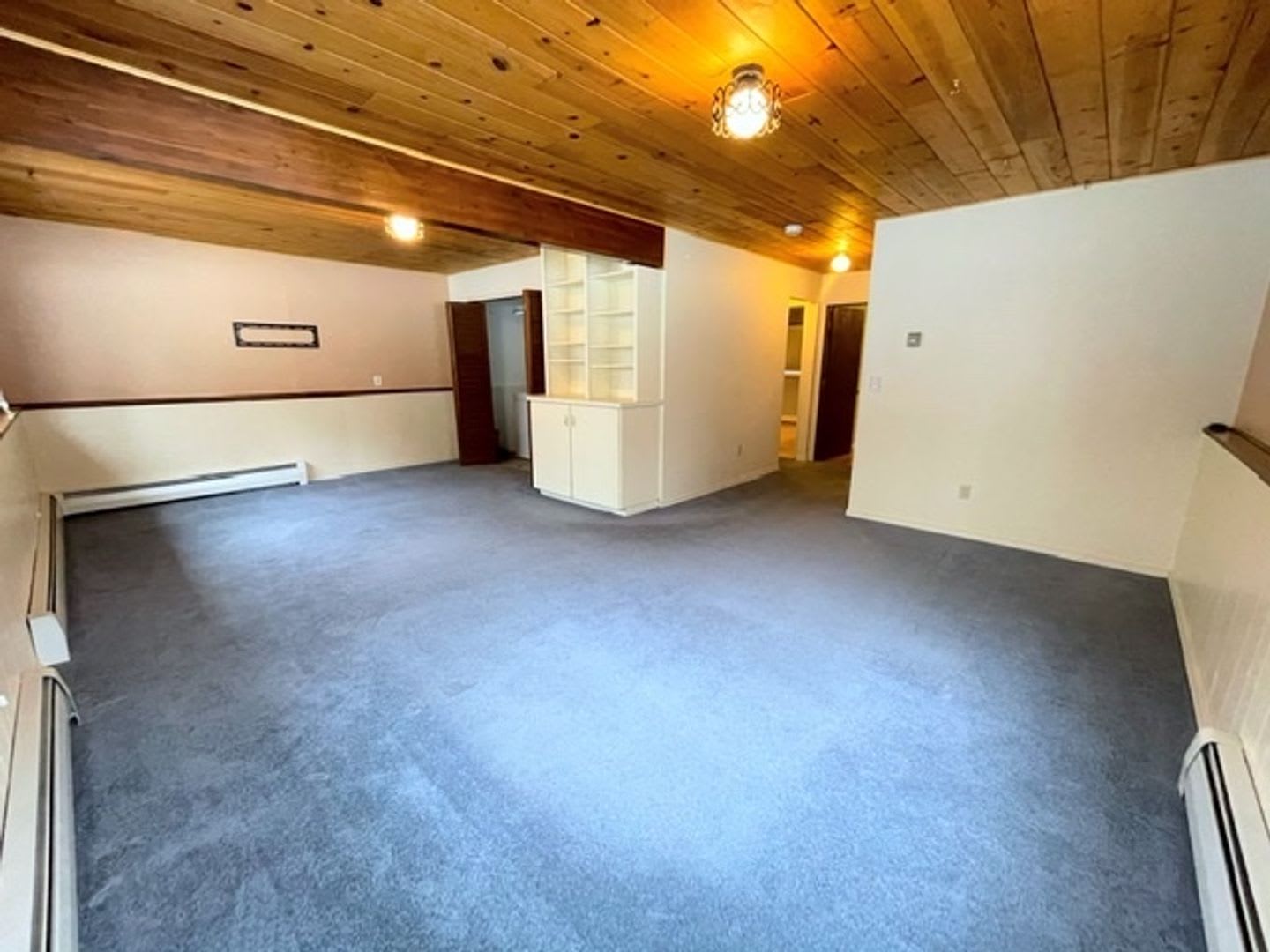 East Anchorage Four Bedroom Home with Bonus/Family Room, Fireplace, and Attached Garage – photo 1