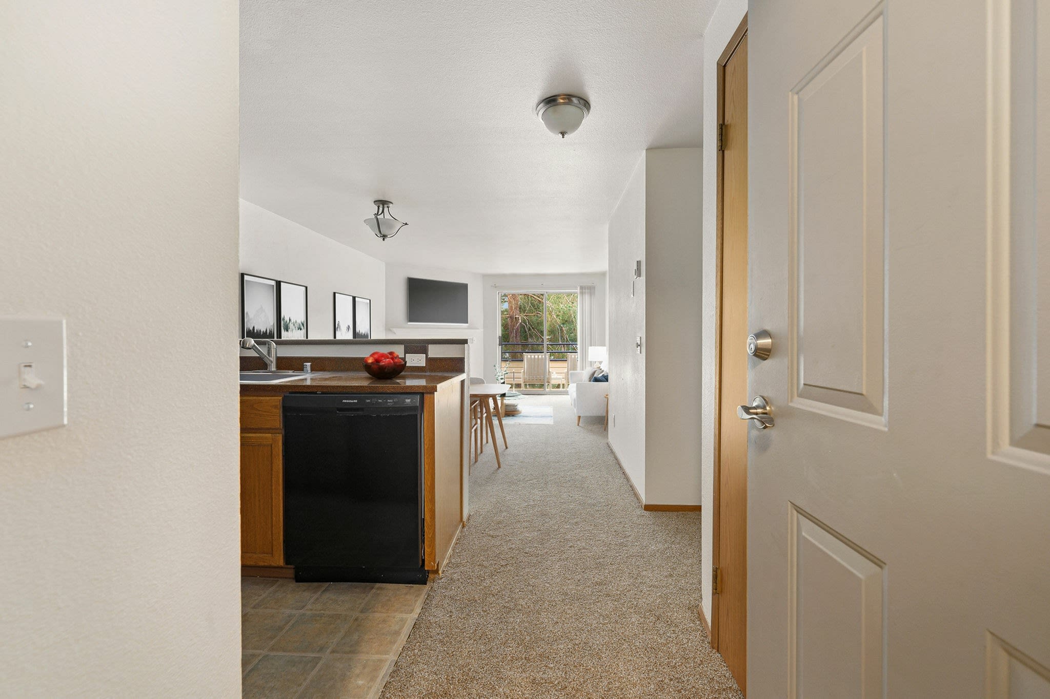 Ashford Apartments – photo 4