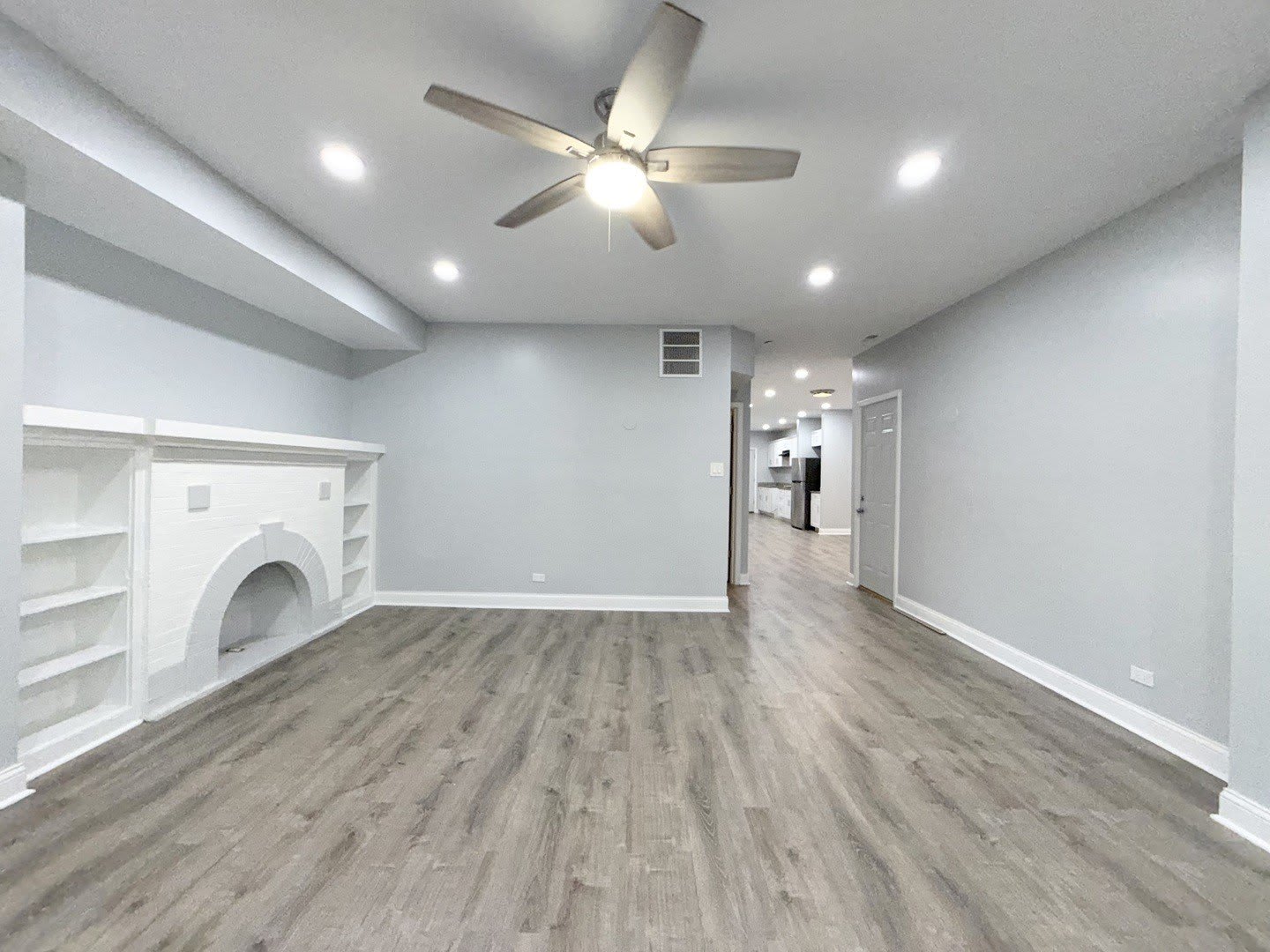 7724 S Essex Avenue – photo 3