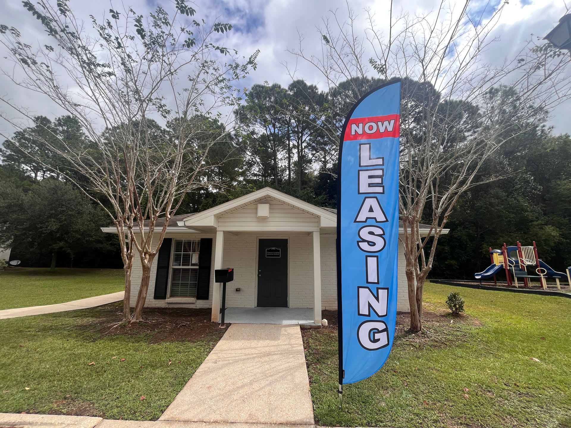 Captain's Landing Apartments – photo 1