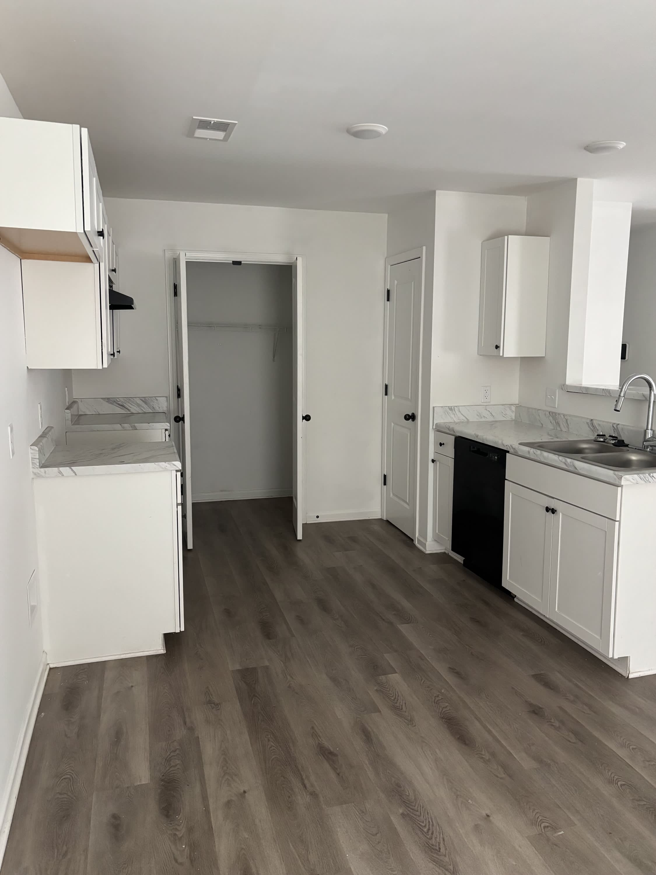 4534 Beacon Hill Drive – photo 3