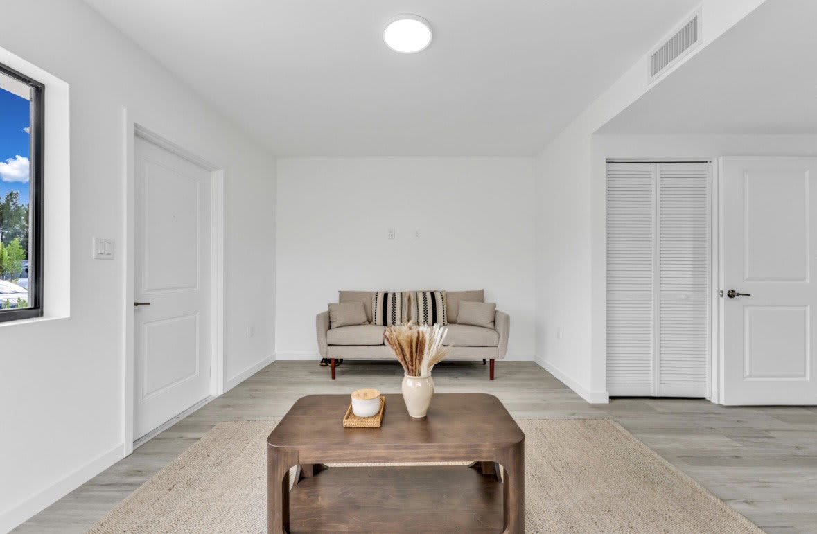 155 Northeast 160Th Street – photo 1