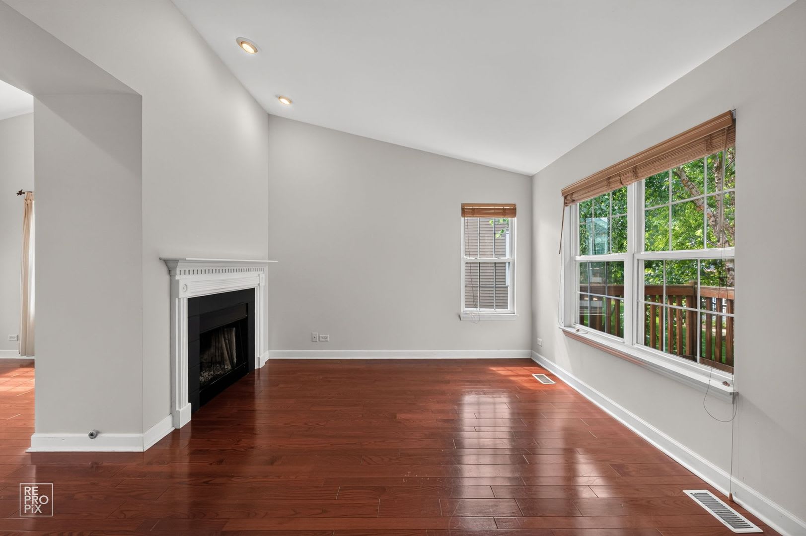 North Naperville Second Floor Two Bedroom Condo – photo 5