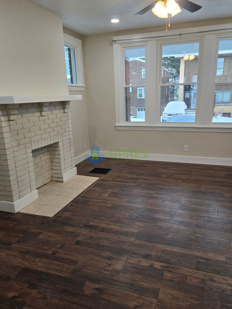 Newly renovated Beechview Home with Bonus Room walking distance to the T – photo 4