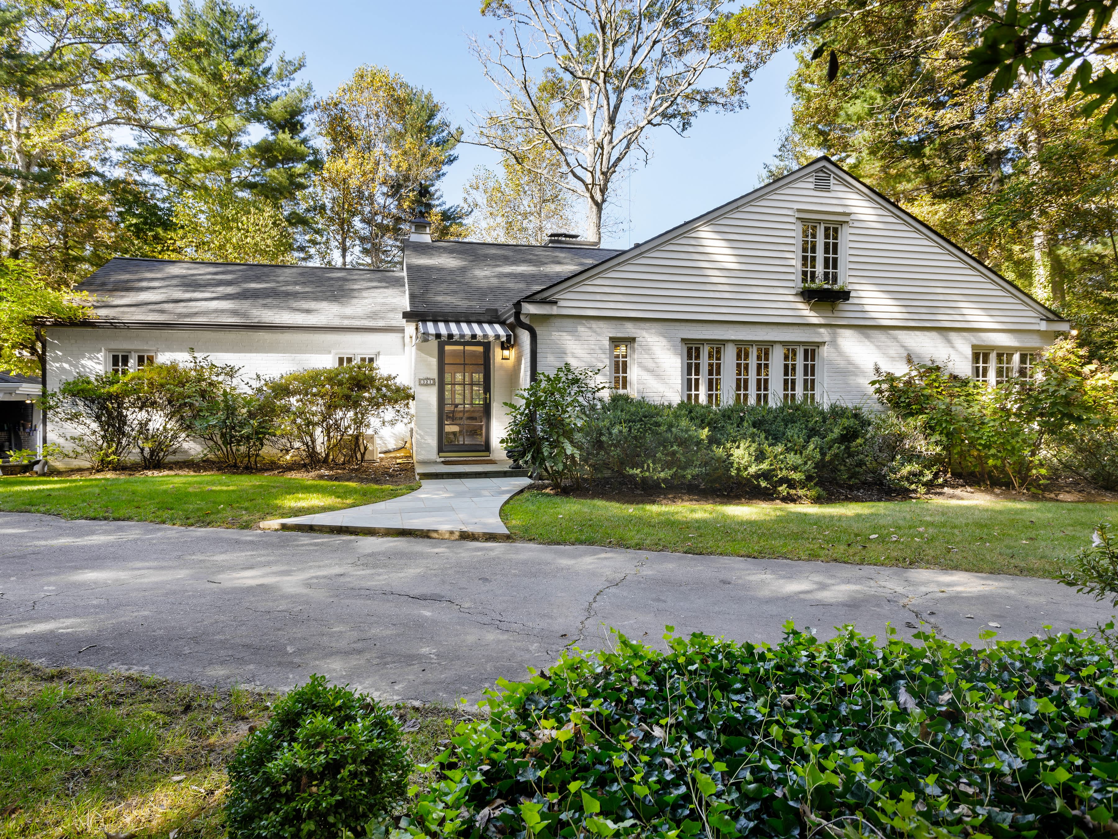 321 Vanderbilt Rd – photo 3