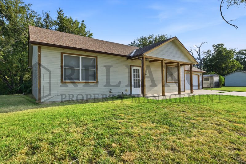 2908 West 11Th Street North – photo 3
