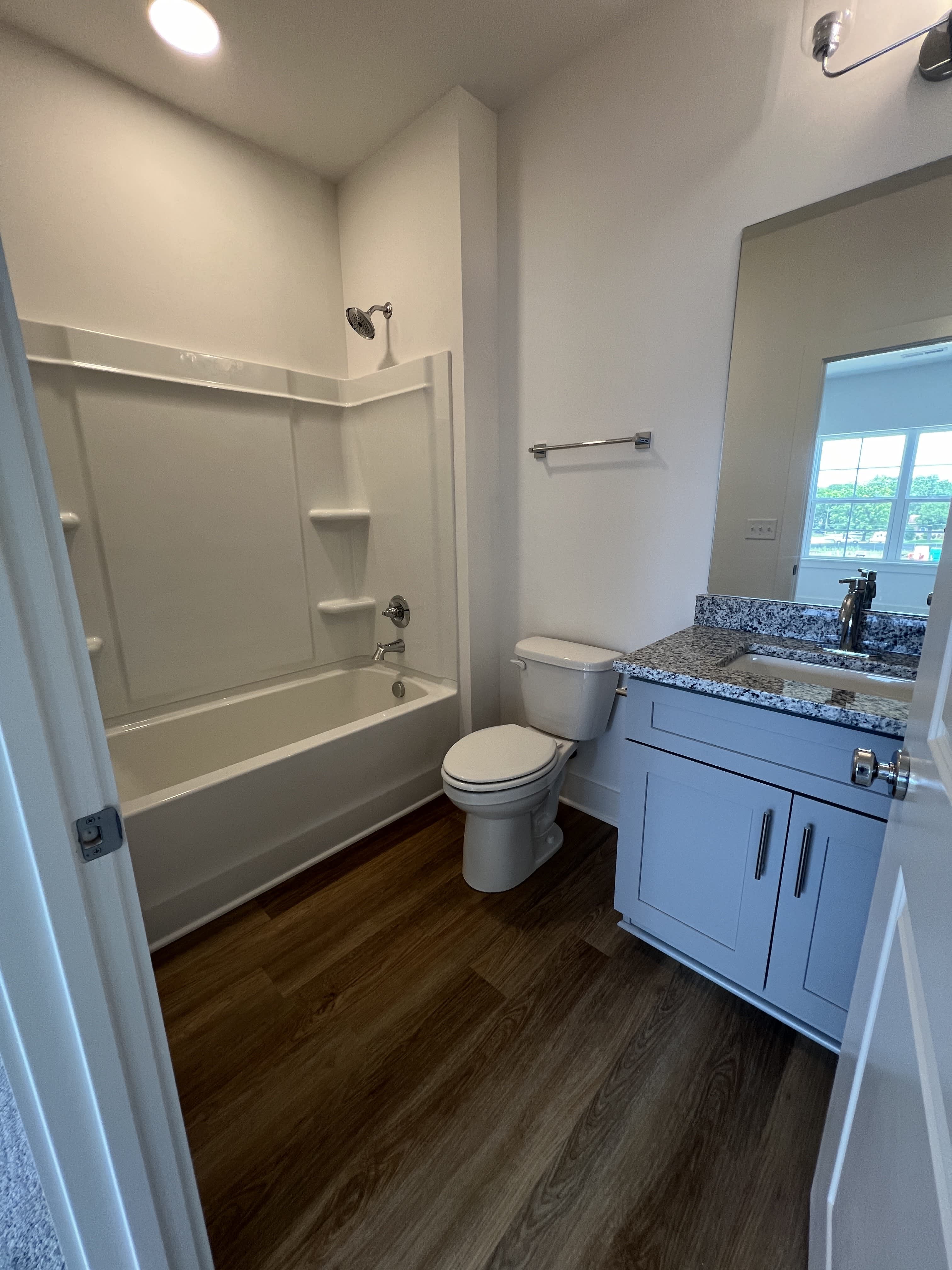 700 N Dupont Ave – photo 4