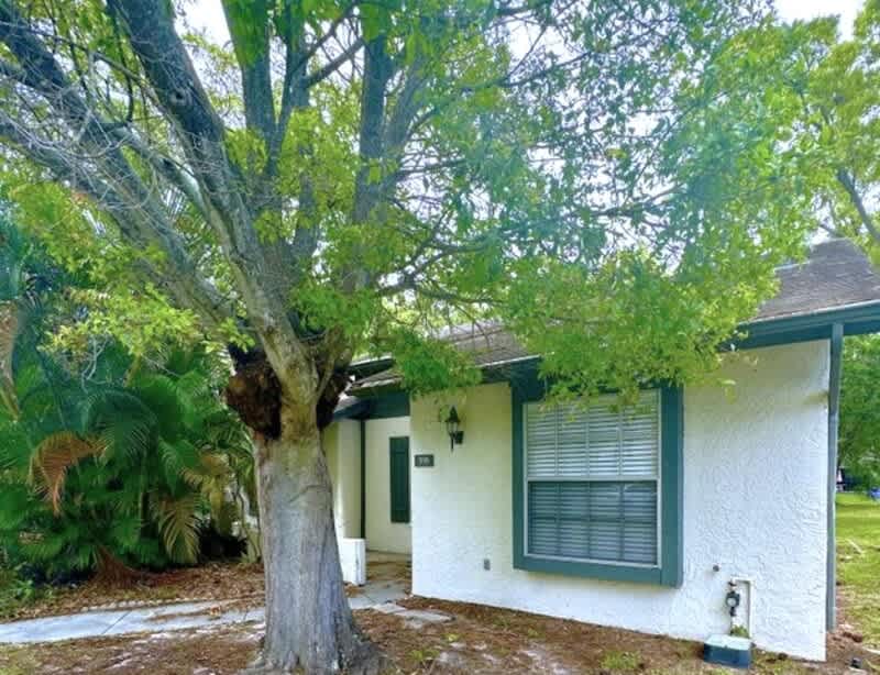 599 Capistrano Court – photo 2
