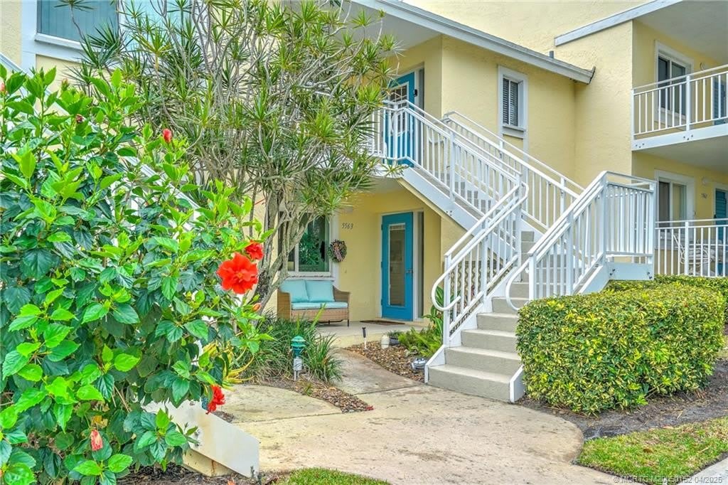 5563 Ne Gulfstream Way – photo 2