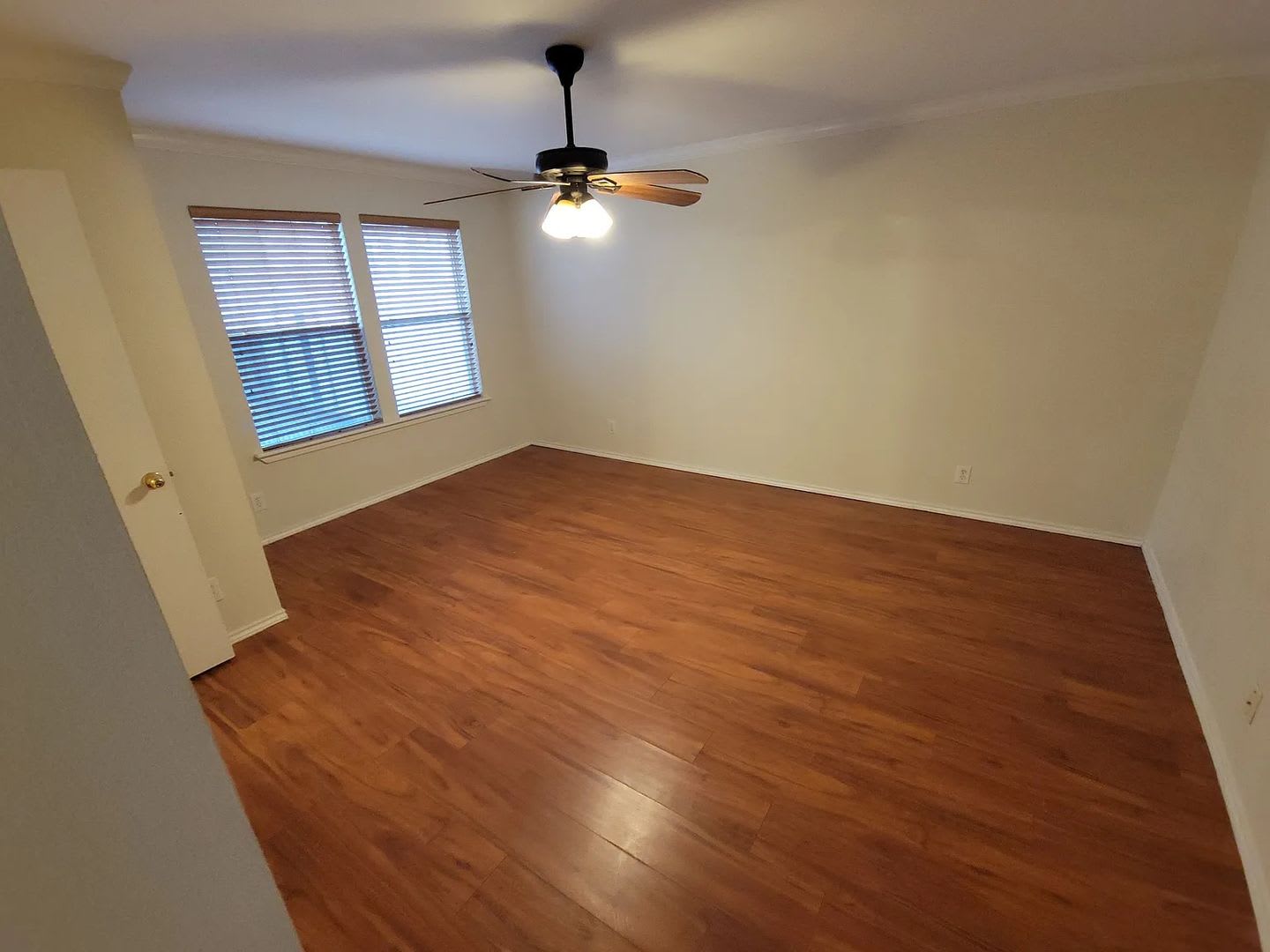 Room in 3 Bedroom Home in San Antonio – photo 5