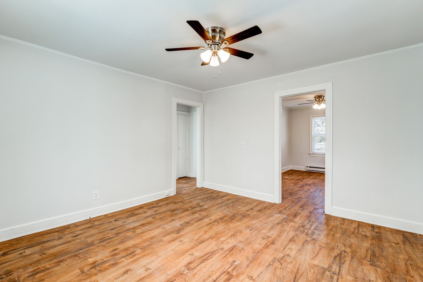 Charming 2 Bedroom 1 Bath Home – photo 3