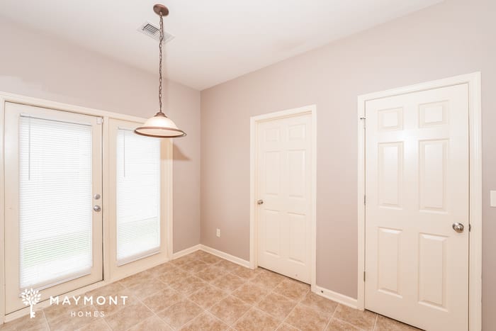 1104 Washington Drive – photo 4