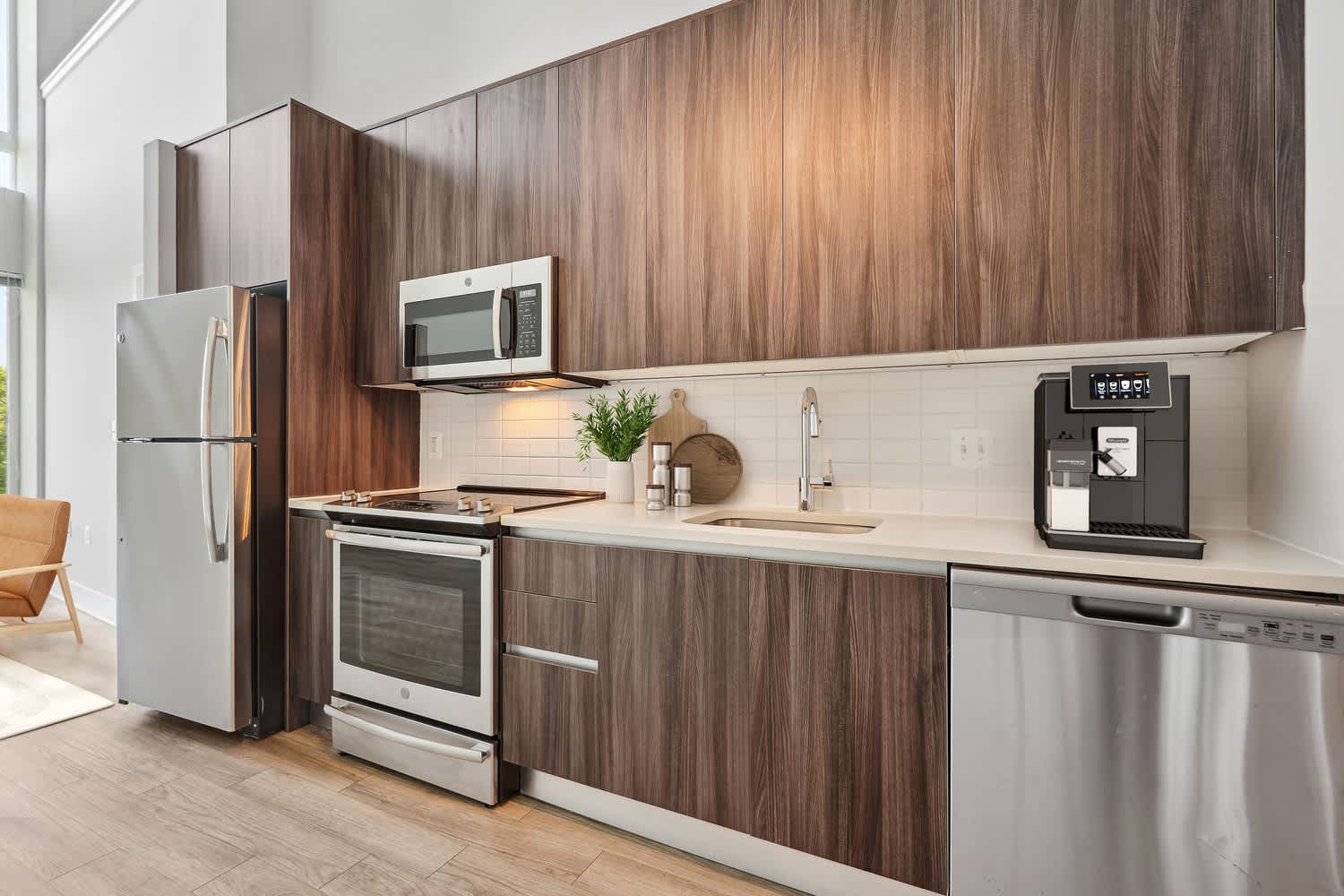 Modern On M – photo 2
