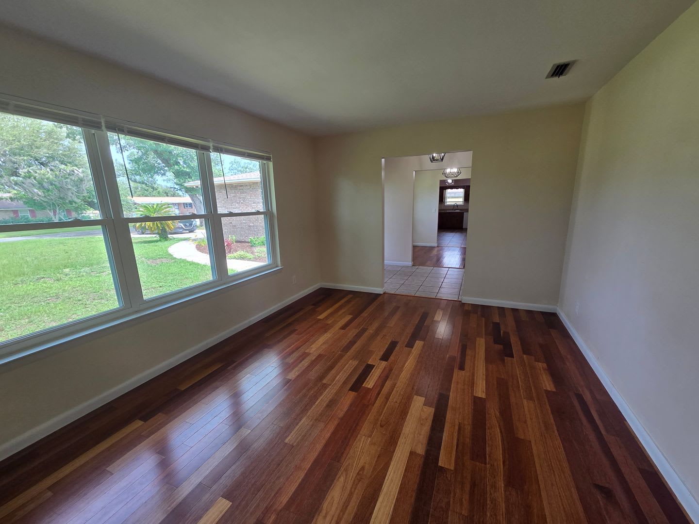 Spacious 3Bed 2Ba Home In Established Conveniently Located Neighborhood Specail 500 Off 1St Month S Rent Military Incentive – photo 4