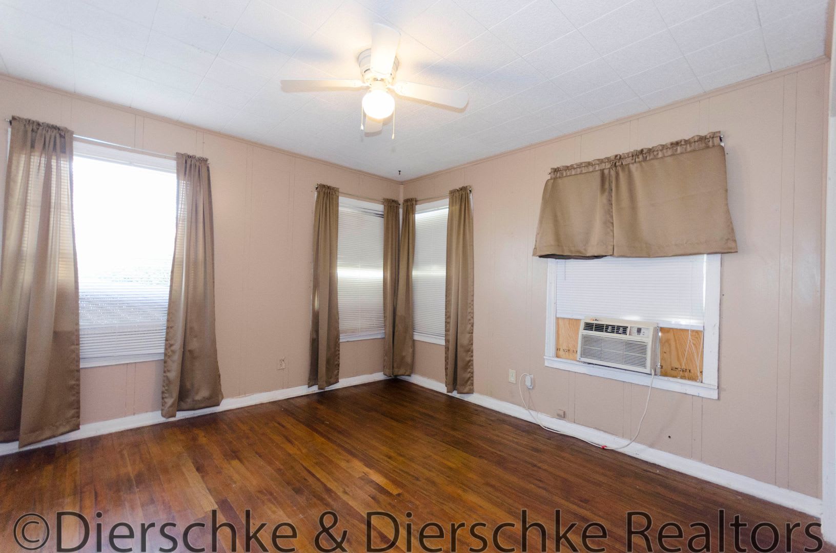 Cute, affordable 2 bedroom 1 bath house COMING SOON! – photo 2