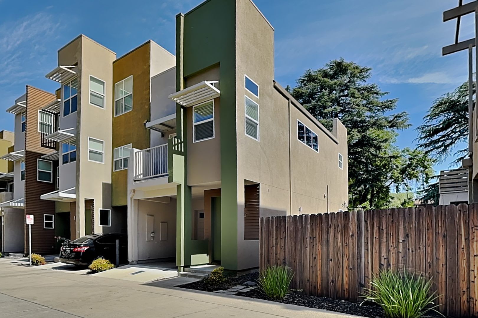 Stunning West Sac Condo – photo 1