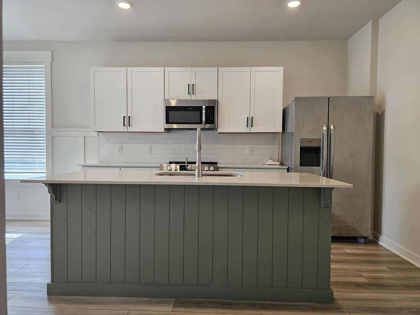 Move-In Ready End-Unit Townhome in Sawgrass West – photo 3