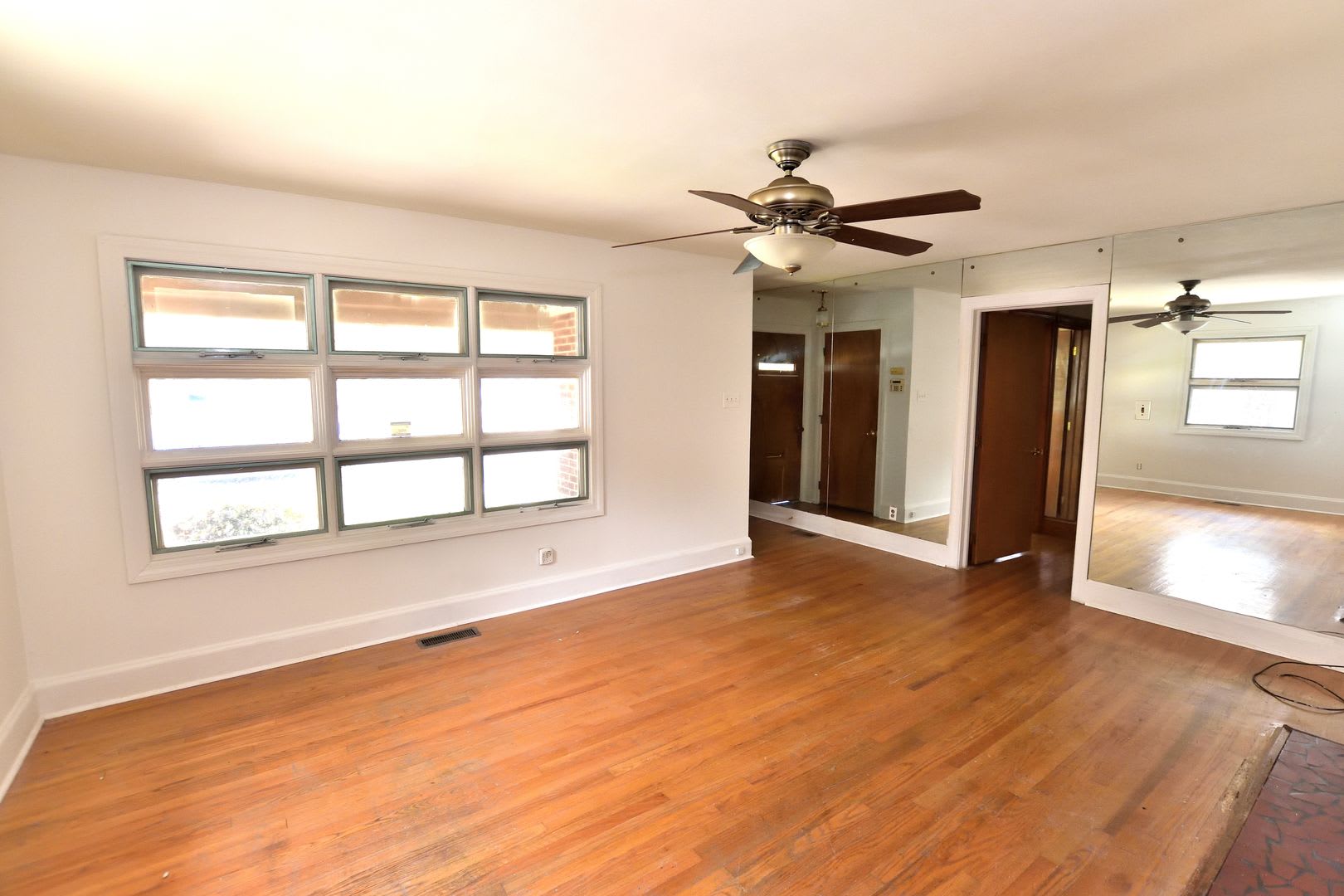329 Myrtle Avenue – photo 3