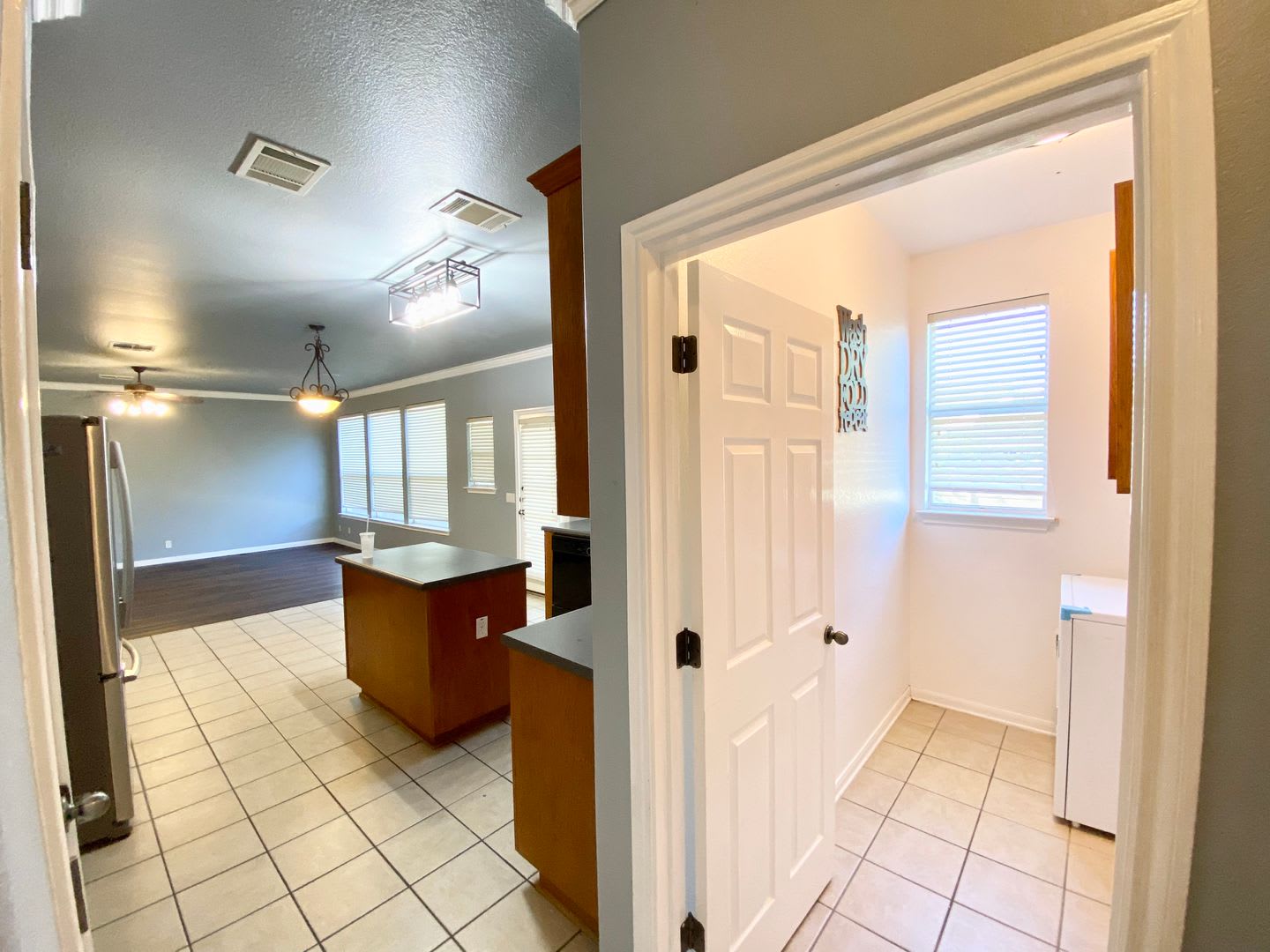 4 bedrooms, a game room, and a large dedicated office! – photo 4