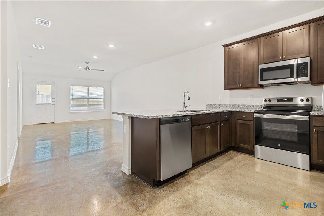 1223 Concord Drive – photo 4