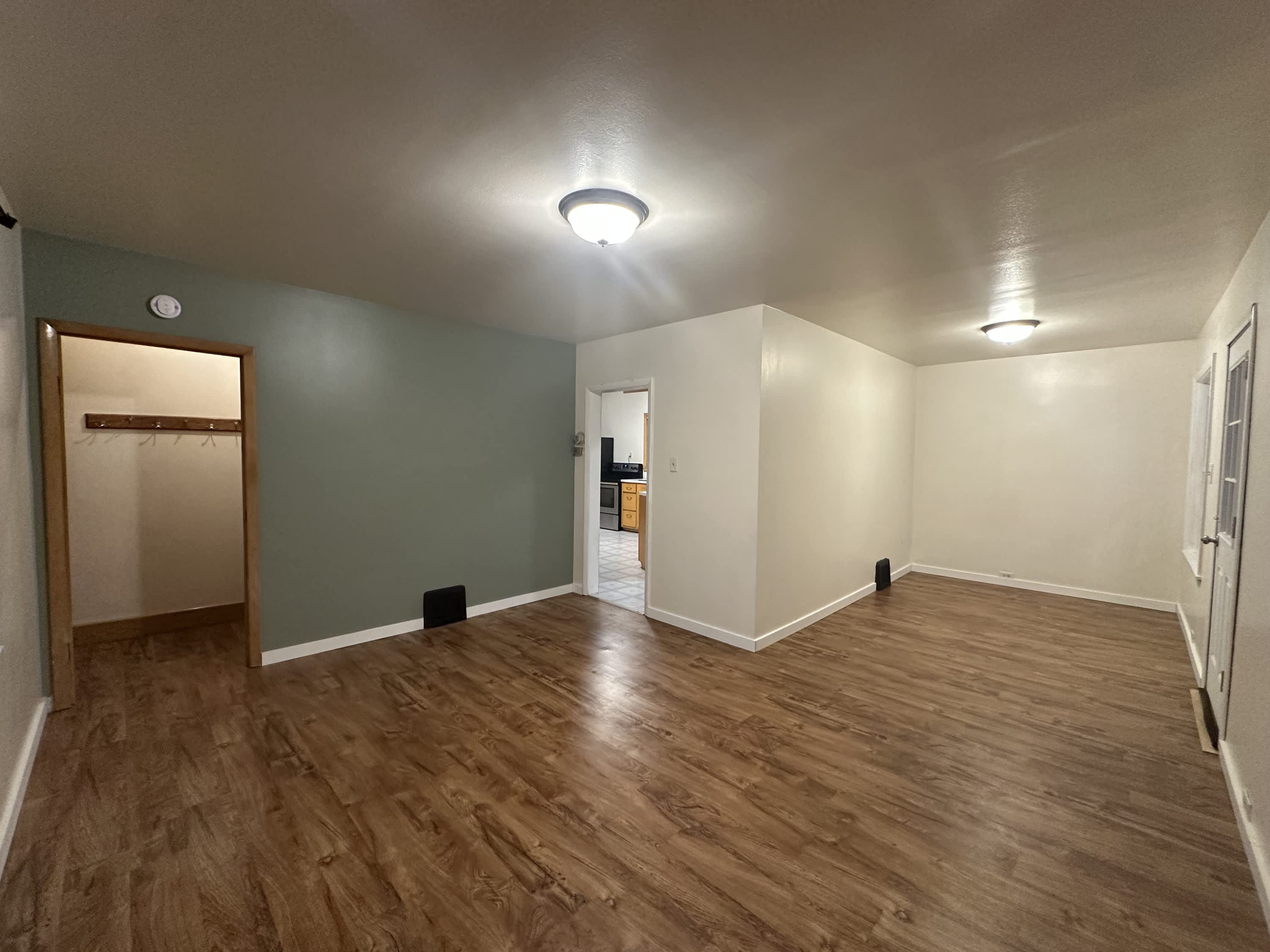 912 East Lincoln Avenue – photo 2