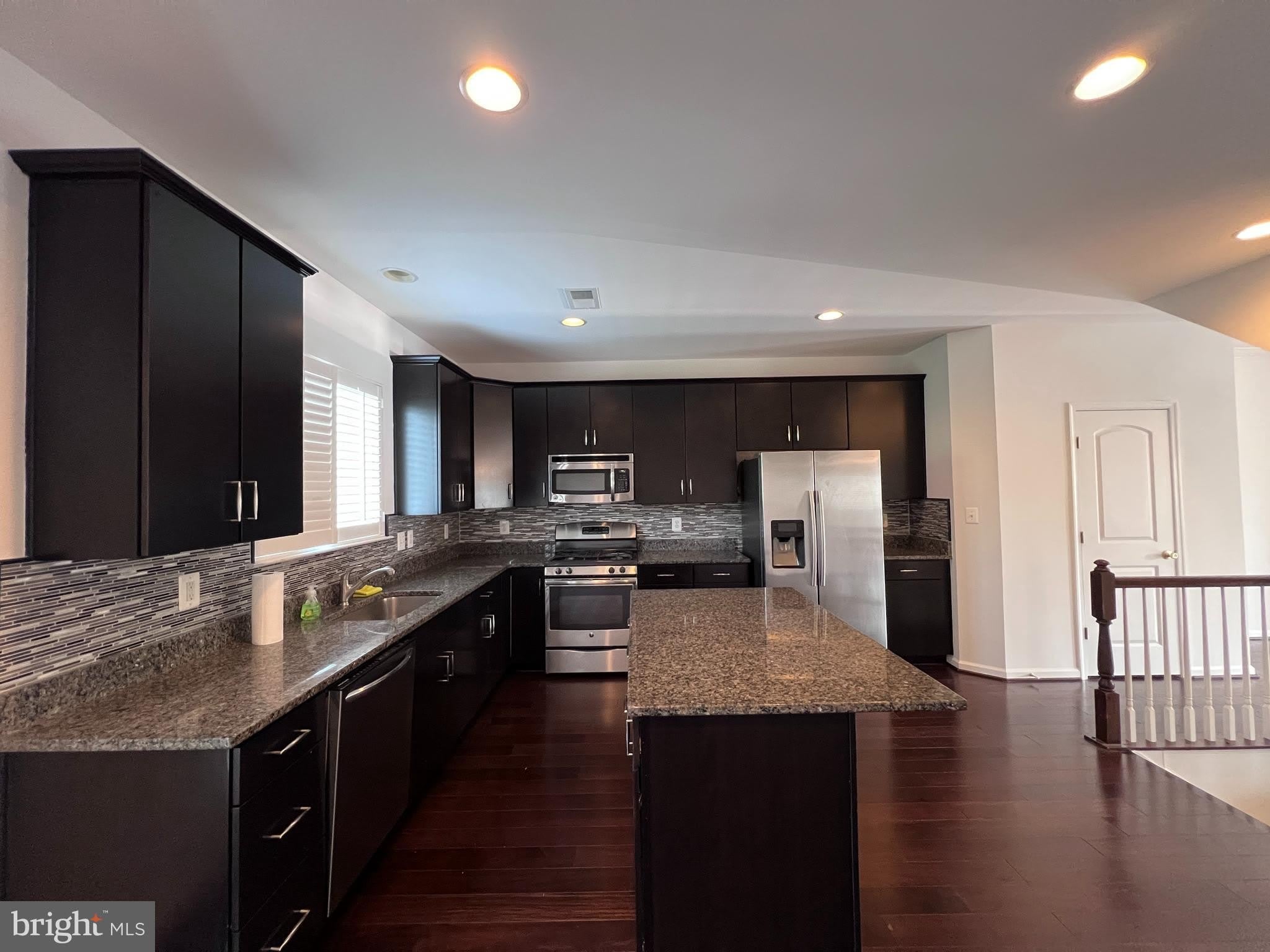 9243 DAWKINS CREST Circle – photo 2