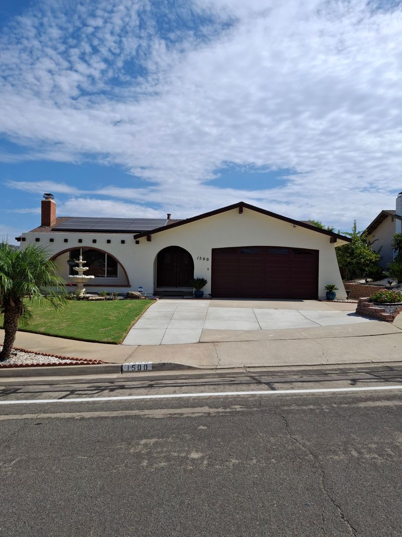 Beautiful 4-Bedroom Home with Central AC and Solar! MUST SEE!!! – photo 4