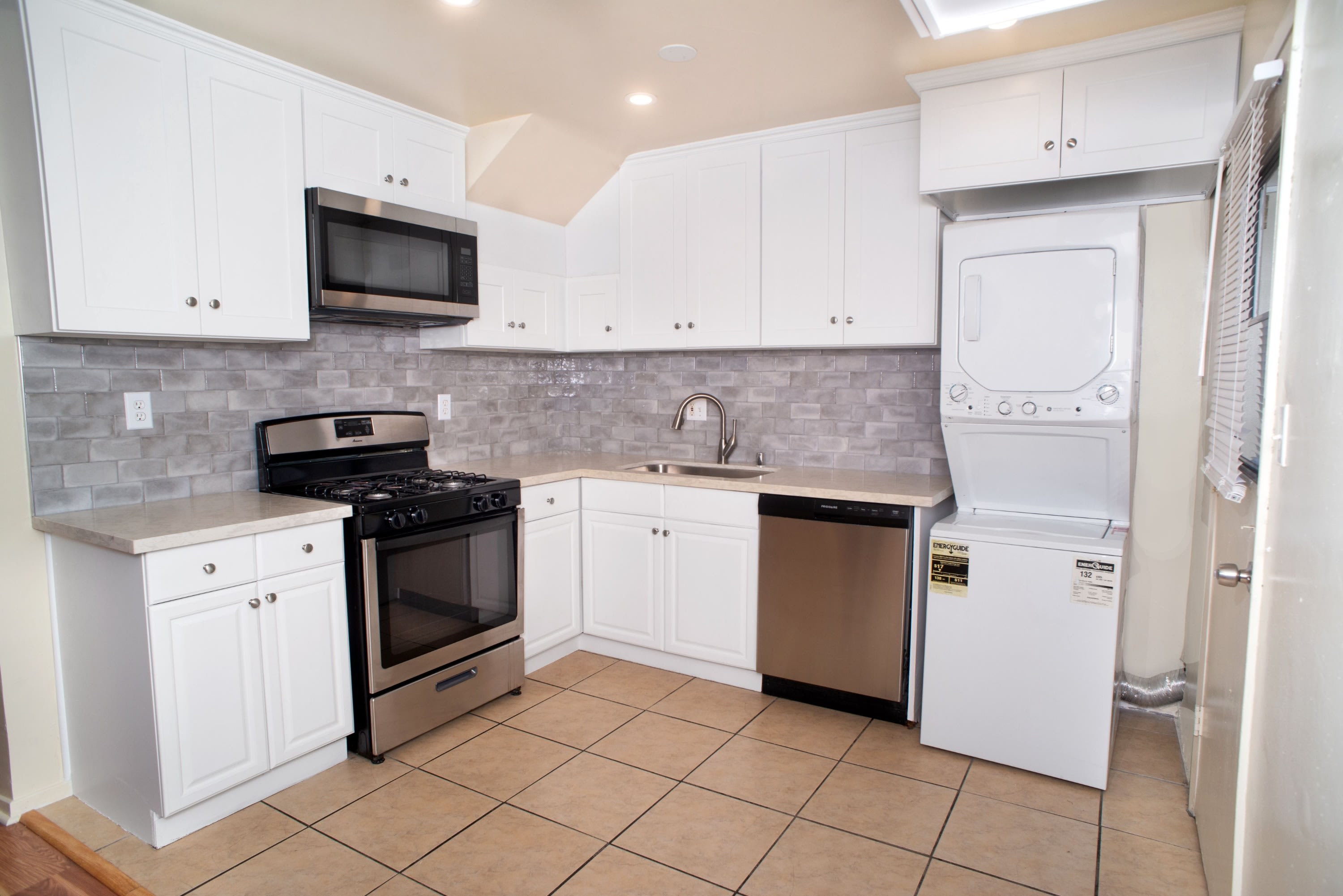 17151 Roscoe Blvd, Unit 18 – photo 3