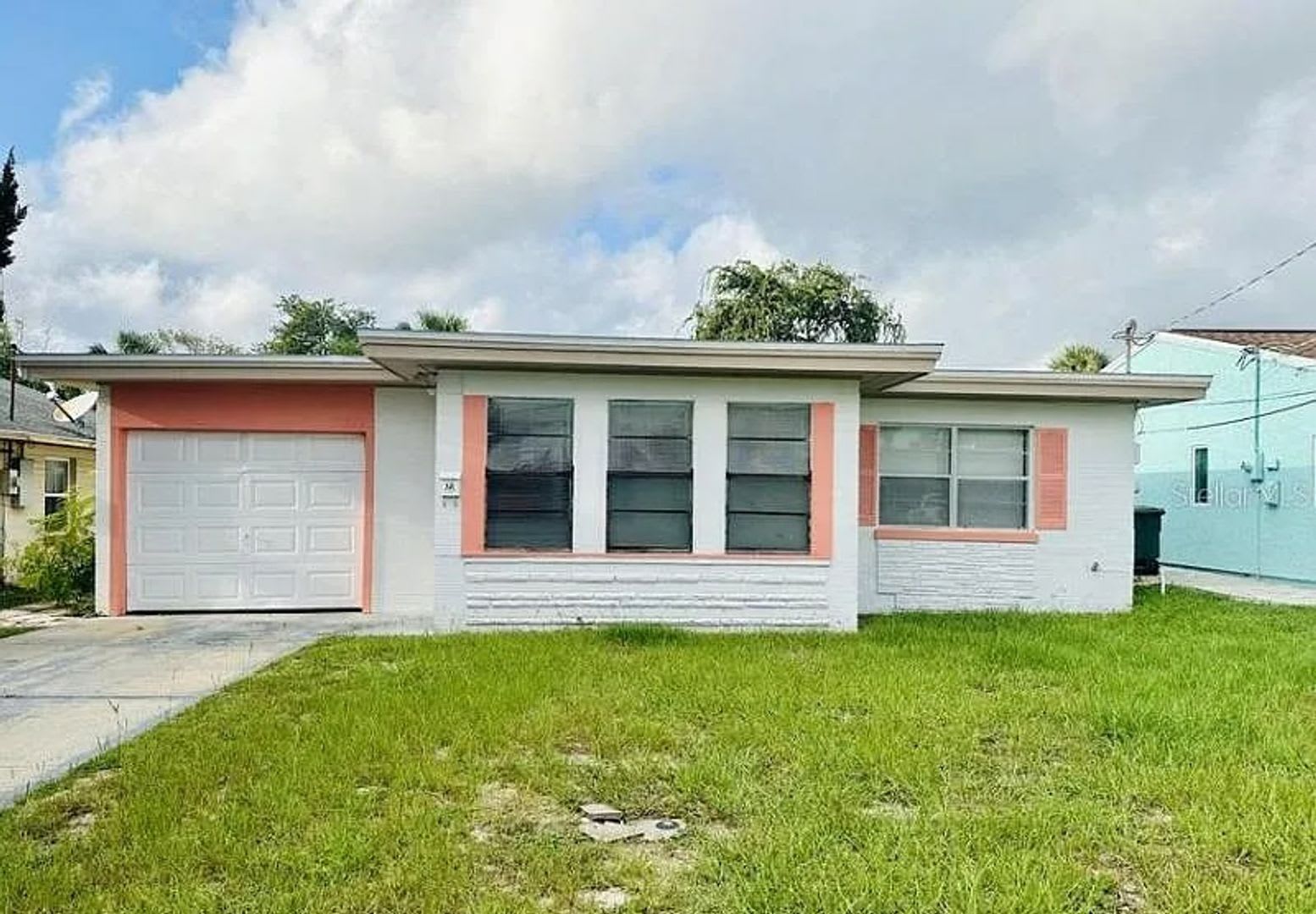 Spacious 3 Bed, 2 Bath Just Minutes from the Beach – photo 1