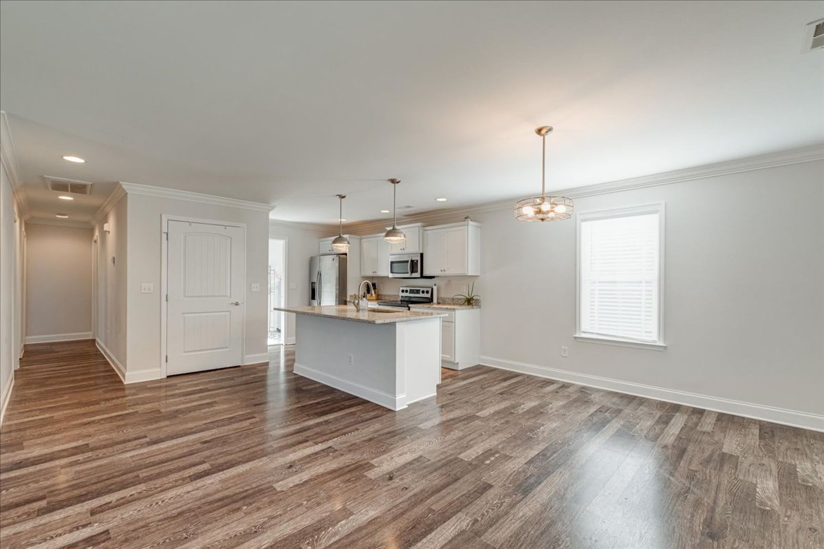 500 Off First Month Beautiful 3 Bedroom Home On A Corner Lot With Modern Upgrades – photo 4